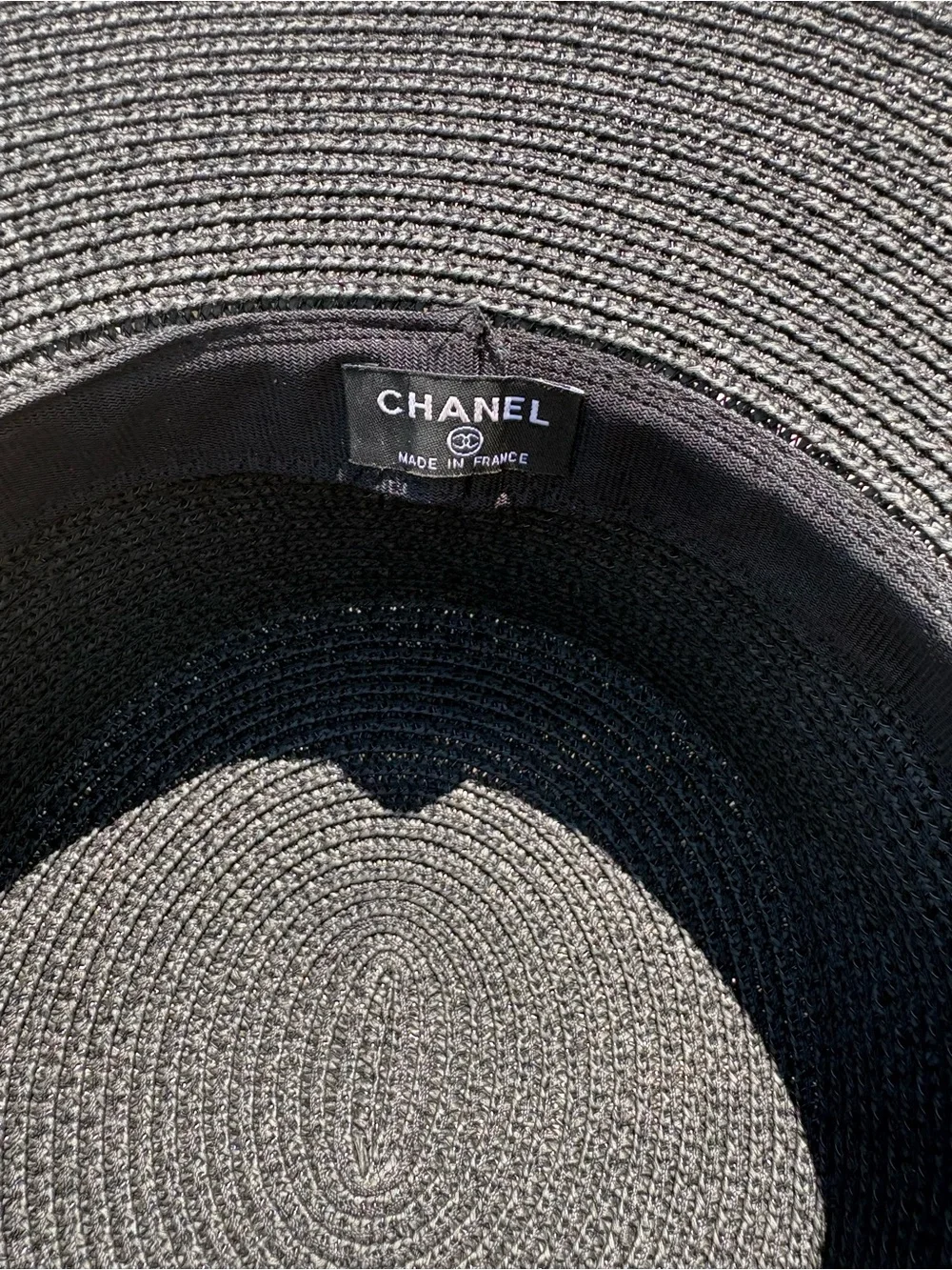 CHANEL Black Straw Hat with Logo Band and Pearl Trim - Picture 3 of 5